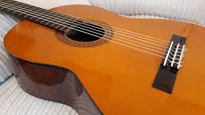 guitare yamaha cg100a prix